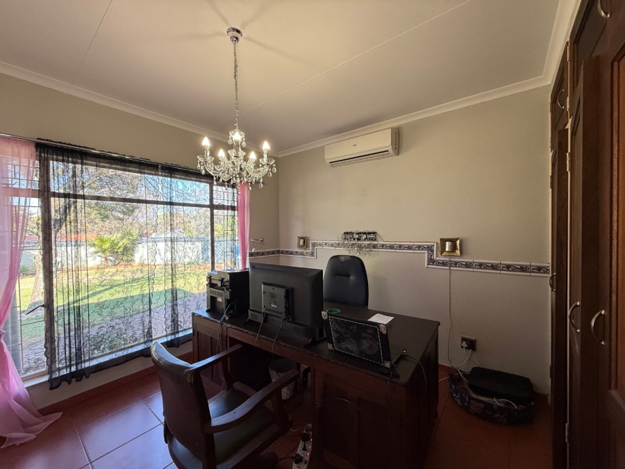 5 Bedroom Property for Sale in Schoemansville North West